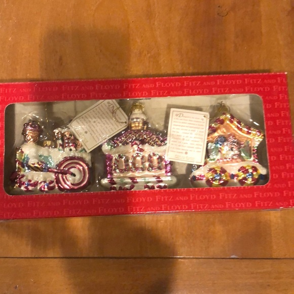 Fitz and Floyd Candylane train glass Christmas ornaments (engine/car/caboose). - Picture 1 of 6